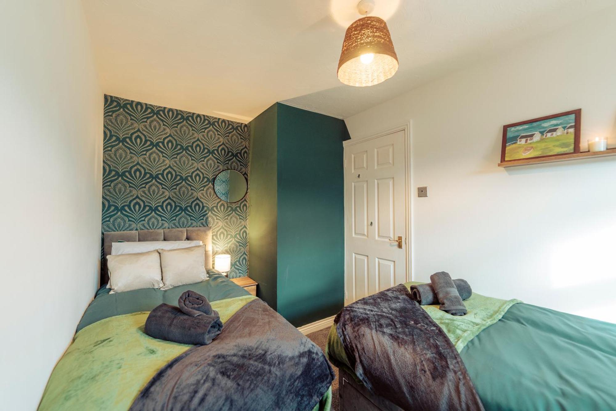 2 Bedroom Peaceful Home, Colchester Mile End Exteriör bild