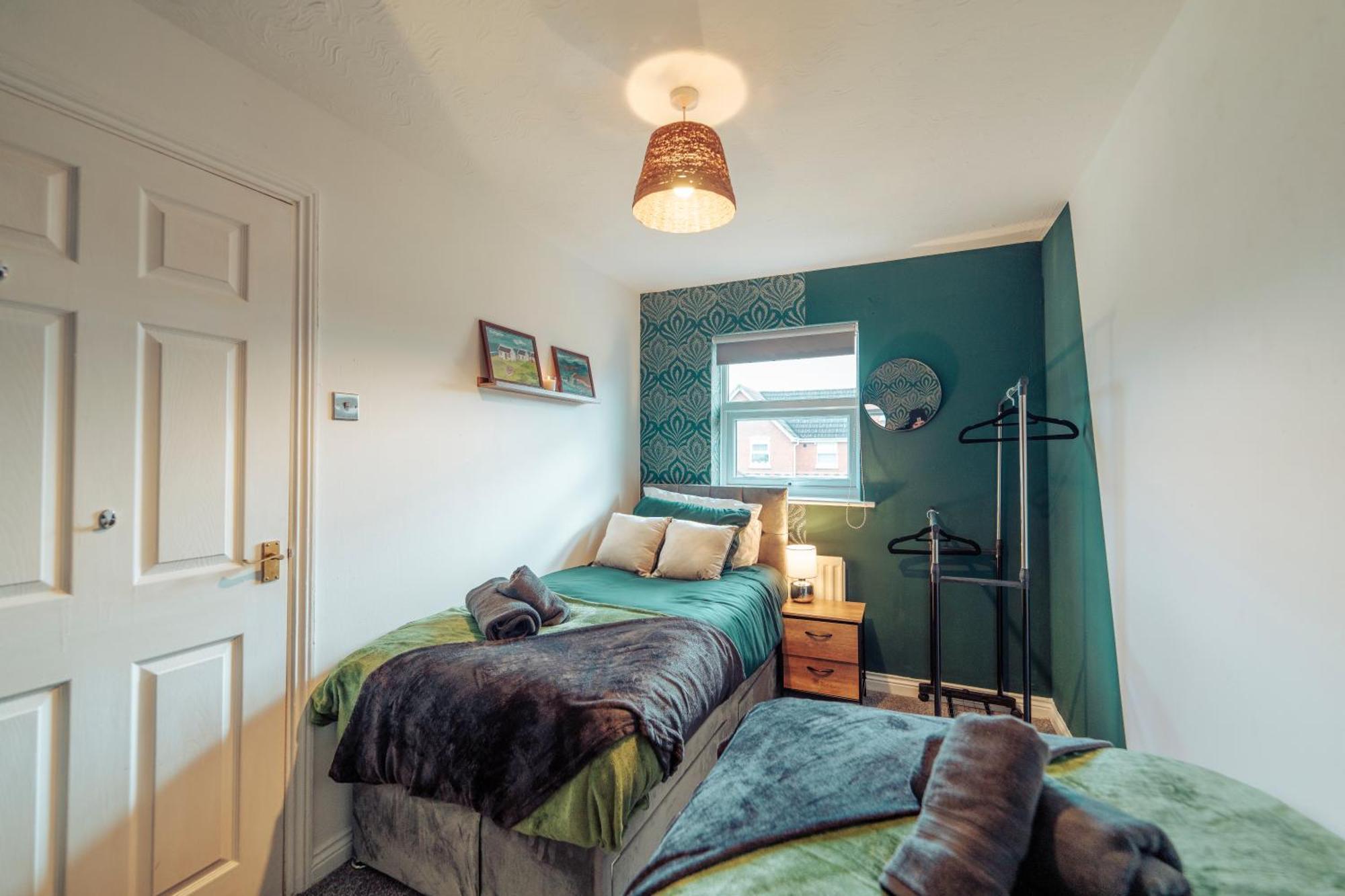 2 Bedroom Peaceful Home, Colchester Mile End Exteriör bild